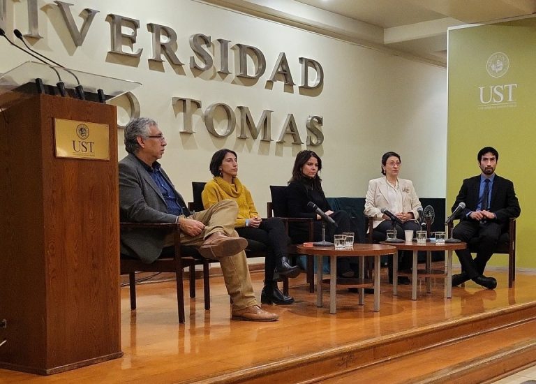 Mesa redonda en el I Congreso INMAB 2023 sobre prevención de mordeduras de animales