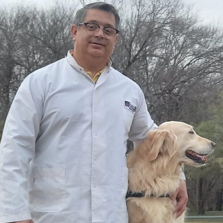 Omar Robotti, médico veterinario con más de 30 años de experiencia en etología clínica