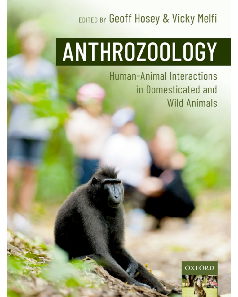 Portada del libro "Anthrozoology: Human-Animal Interactions", sobre la relación entre humanos y animales.